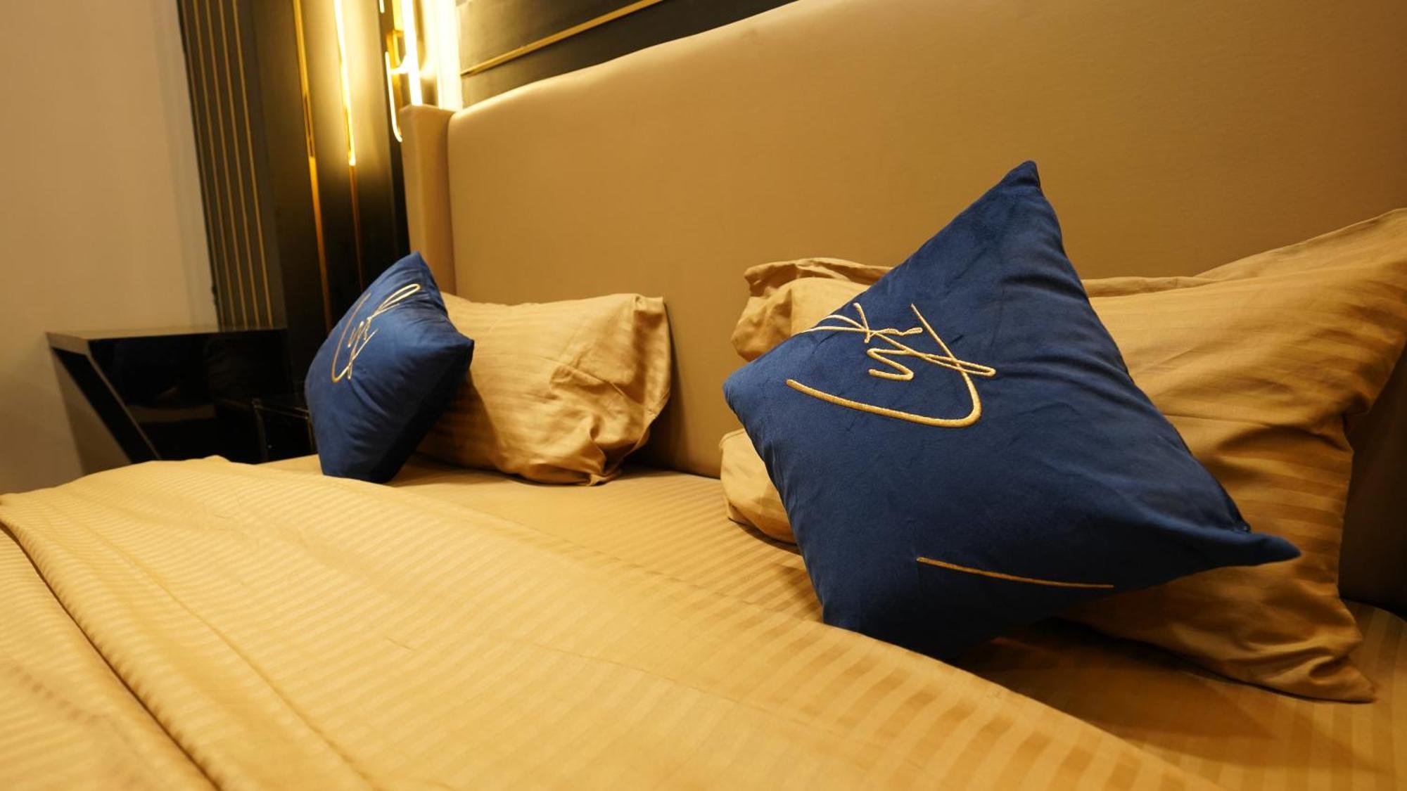 Aquila Grand Suites - Noida Sector 136 Exteriör bild