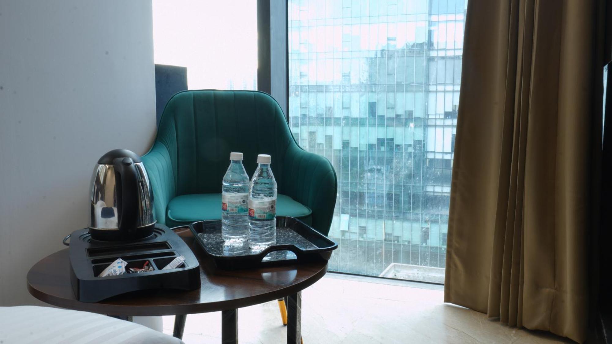 Aquila Grand Suites - Noida Sector 136 Exteriör bild