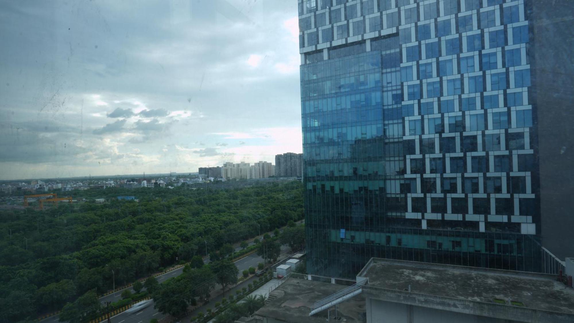 Aquila Grand Suites - Noida Sector 136 Exteriör bild