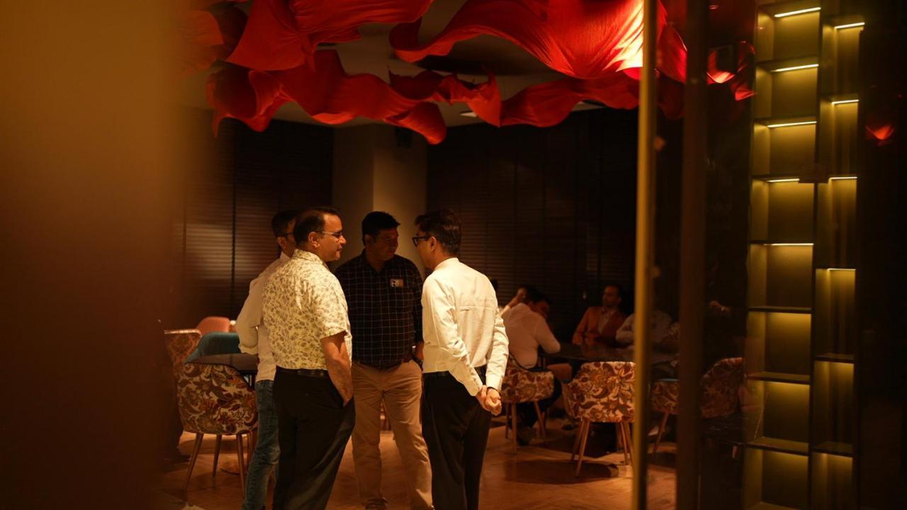 Aquila Grand Suites - Noida Sector 136 Exteriör bild