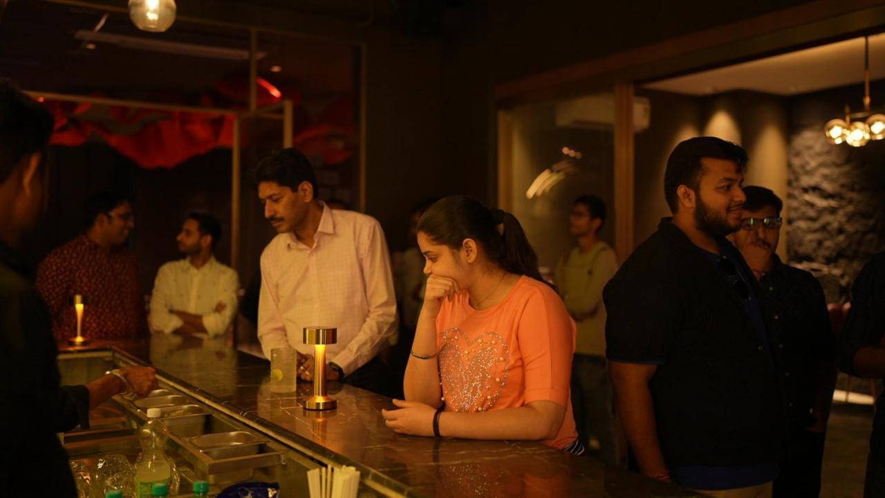 Aquila Grand Suites - Noida Sector 136 Exteriör bild