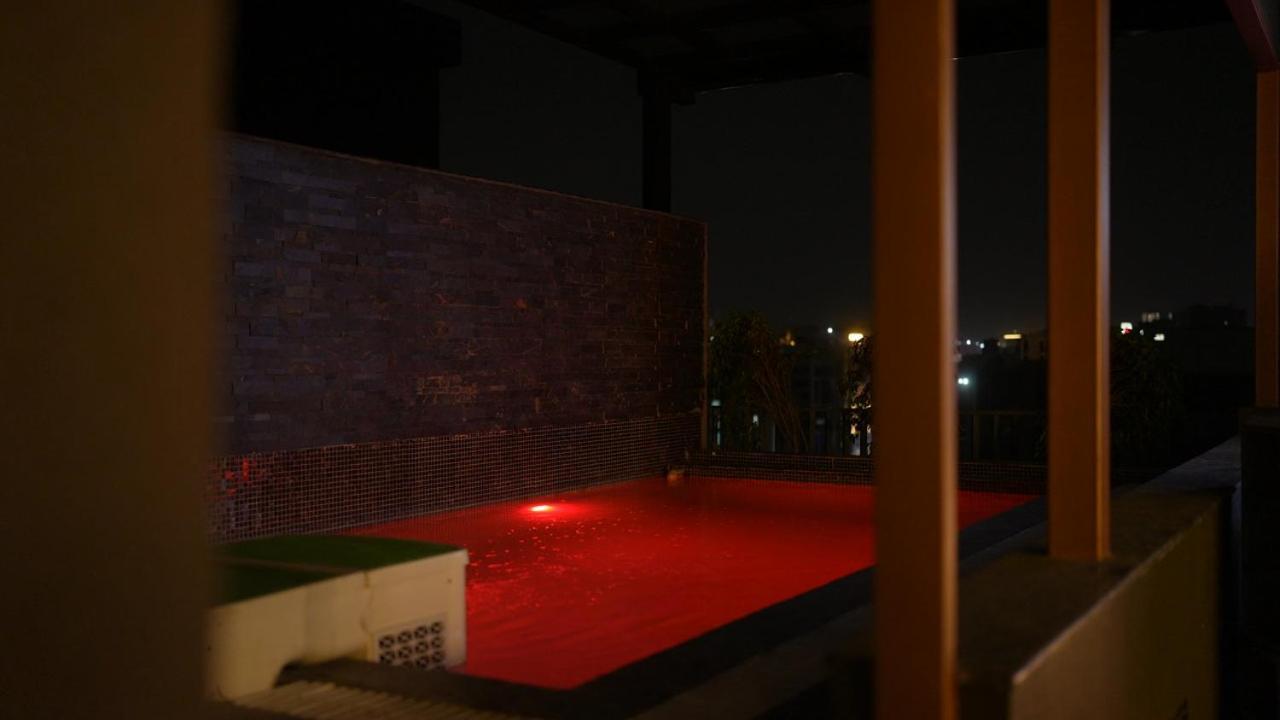 Aquila Grand Suites - Noida Sector 136 Exteriör bild
